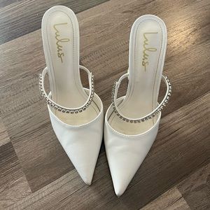 Lulus white Myraa pump with pointed toe